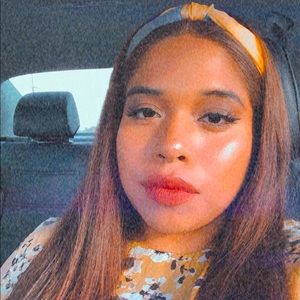 Meet your Posher, Ana Sofia